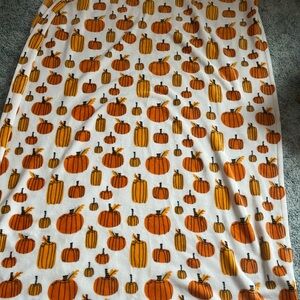 Pumpkin Print Blanket the size is a throw blanket perfect condition .